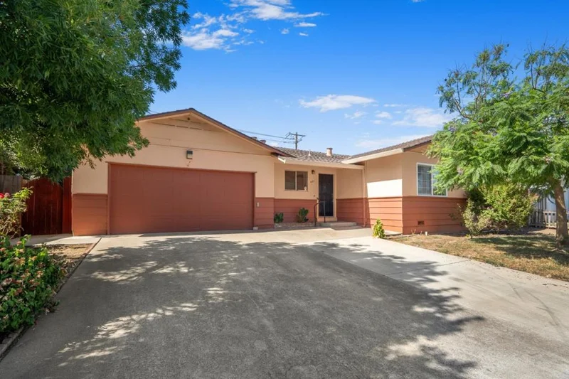 421 Fairview Drive, Gilroy, CA 95020