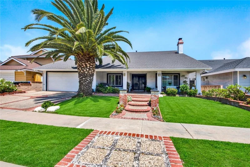 11306 Linda Way, Los Alamitos, CA 90720