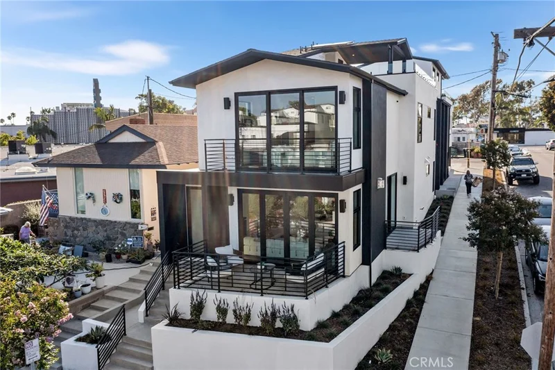 521 1/2 Iris Avenue, Corona Del Mar, CA 92625