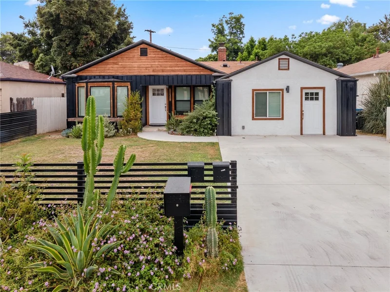 11500 Calvert Street, North Hollywood, CA 91606