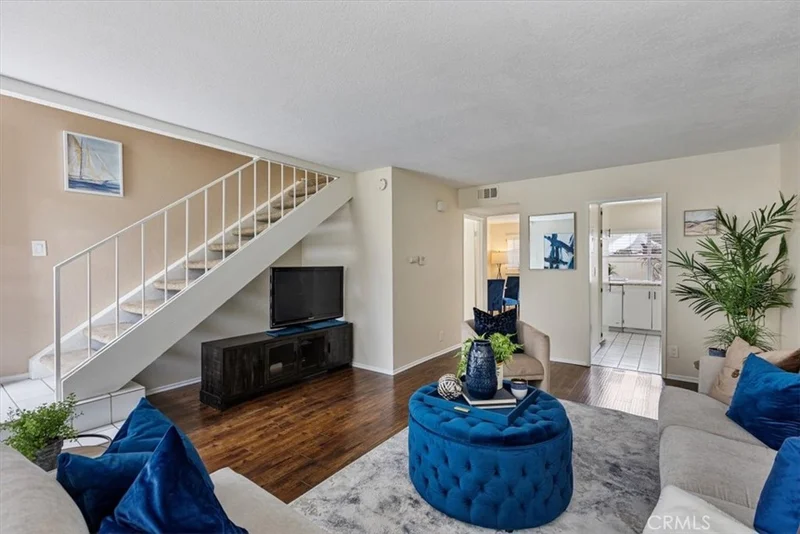 85 Oval Road 3, Irvine, CA 92604