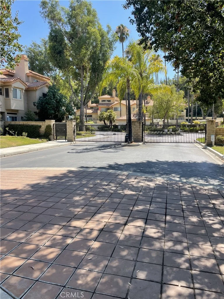 25849 Mcbean 28, Valencia, CA 91355