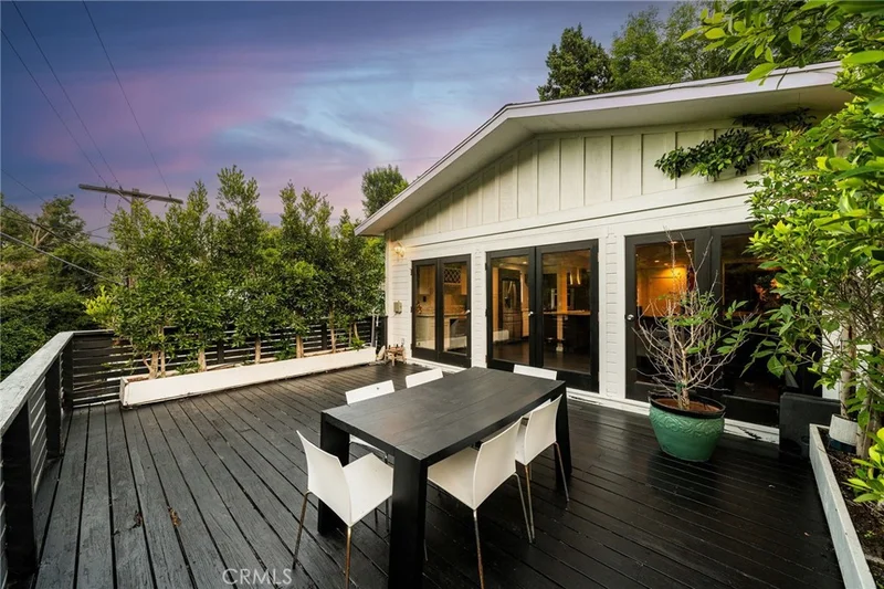 8516 Walnut Drive, Los Angeles, CA 90046