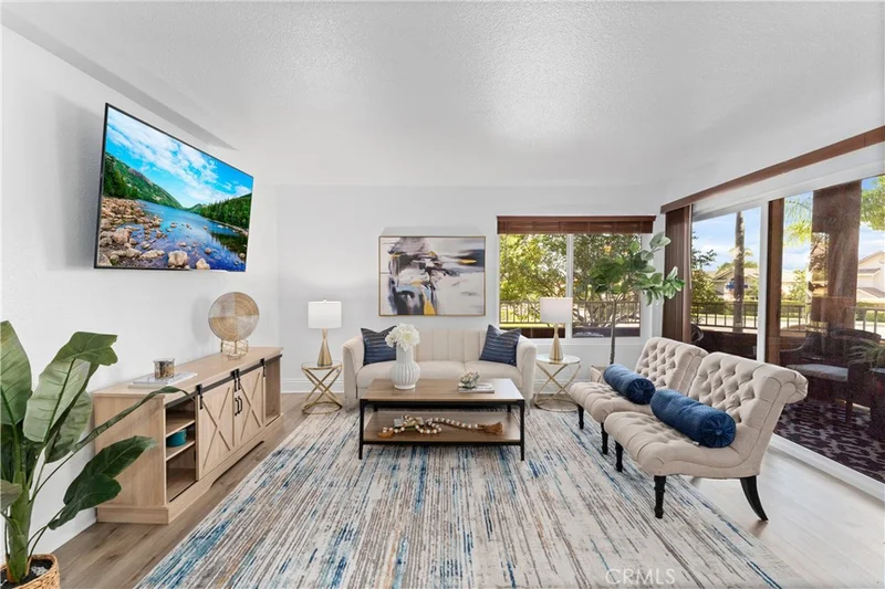 2275 Del Mar Way 202, Corona, CA 92882