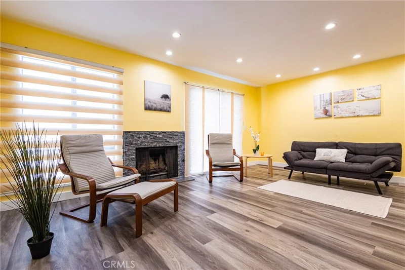 557 E Verdugo Avenue L, Burbank, CA 91501