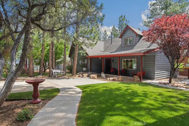 555 Cedar Lane, Sugarloaf, CA 92386