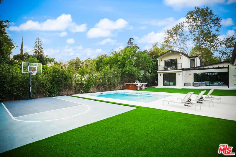 12302 Tiara Street, Valley Village, CA 91607