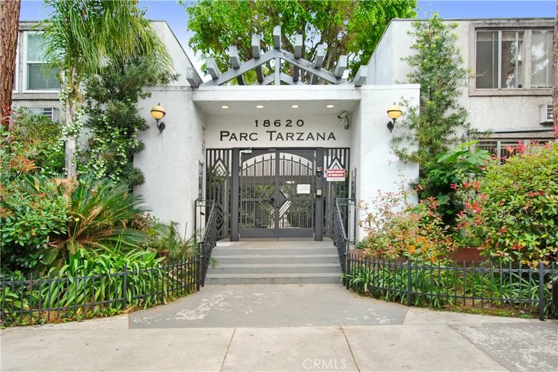 18620 Hatteras Street 235, Tarzana, CA 91356
