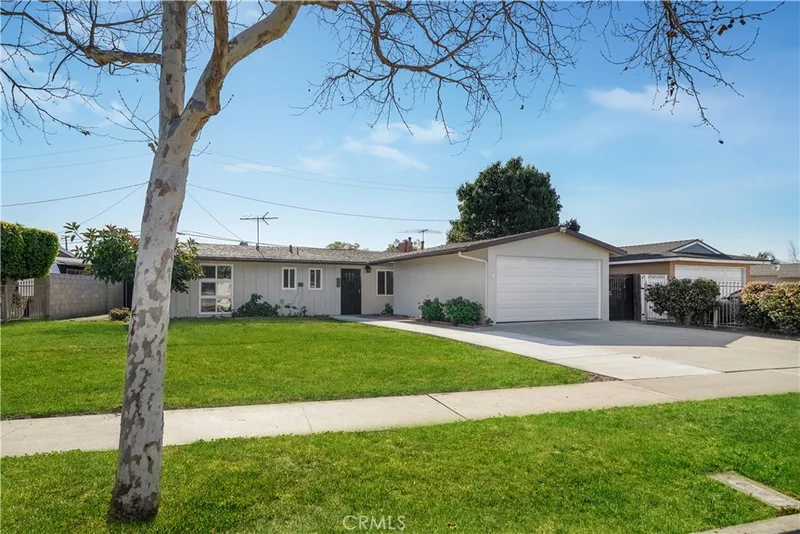 1125 S Rita Way, Santa Ana, CA 92704