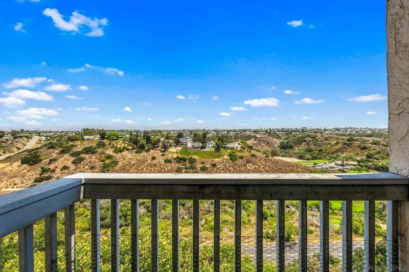2939 Cowley Way G, San Diego, CA 92117