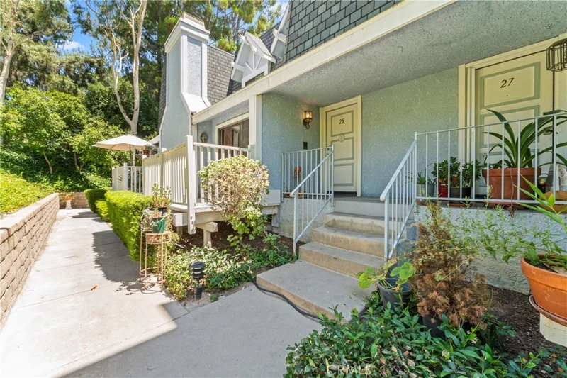 18420 Lemarsh Street 28, Northridge, CA 91325