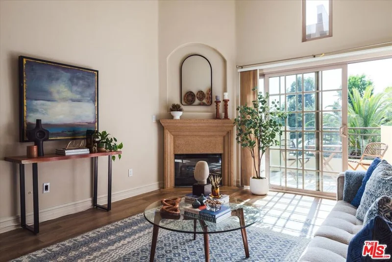 4601 Coldwater Canyon Avenue 304, Studio City, CA 91604