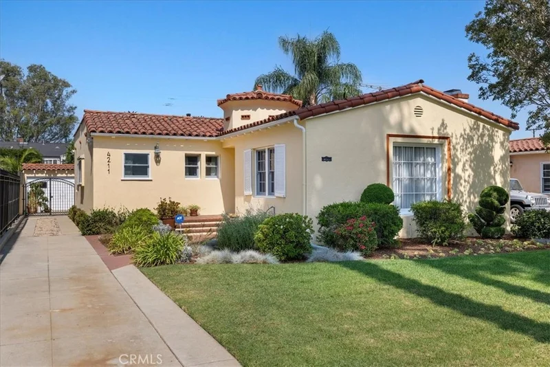 4211 Pine Avenue, Long Beach, CA 90807