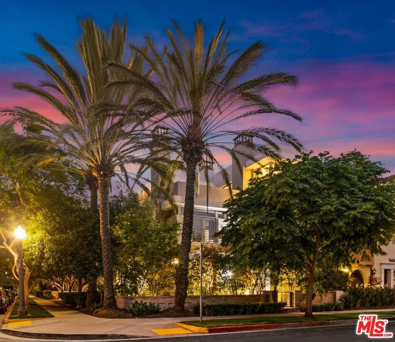 6300 Seawalk Drive, Playa Vista, CA 90094