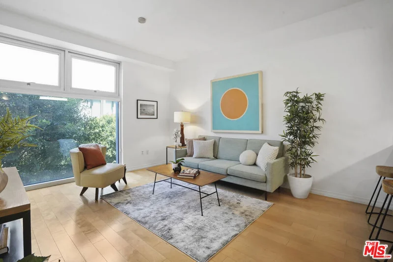 630 W 6th Street 301, Los Angeles, CA 90017