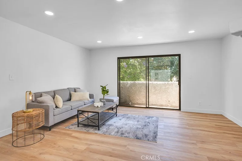 11643 Chandler Boulevard 101, North Hollywood, CA 91601