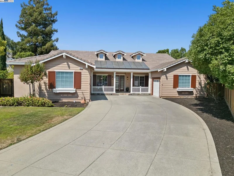 695 Ascot Court