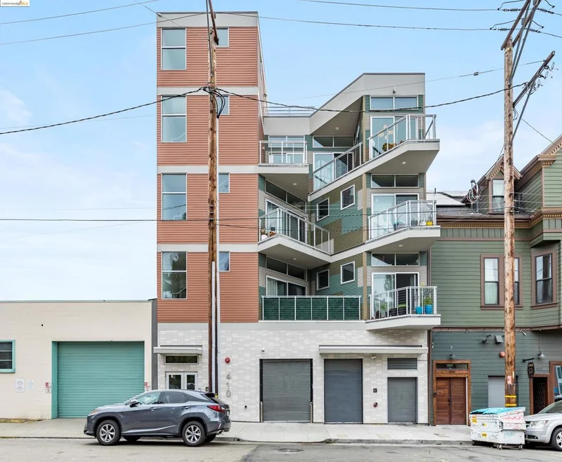 410 Webster St 7, Oakland, CA 94607