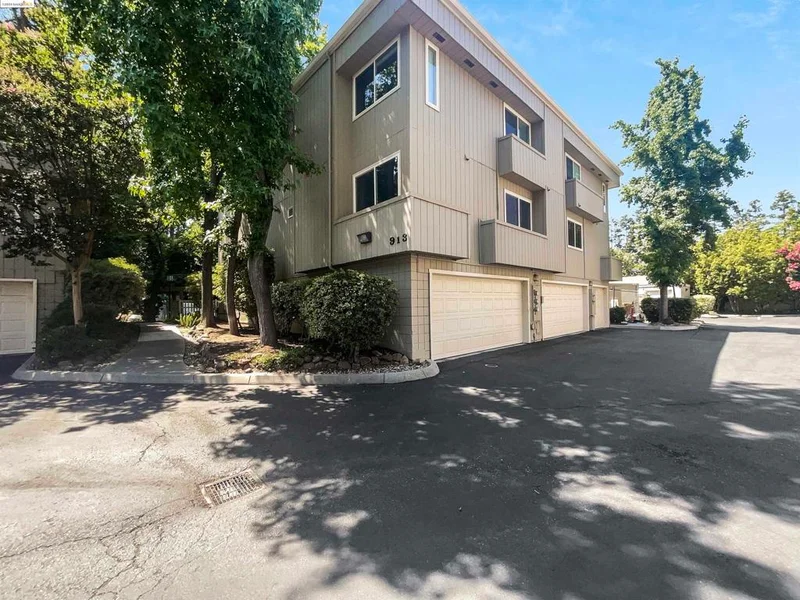 913 Apricot C, Campbell, CA 95008