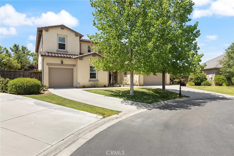 4231 N Meadowlark Court, Clovis, CA 93619