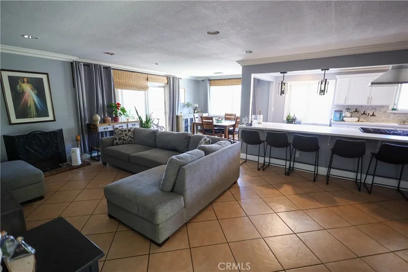 2943 W Orange Avenue, Anaheim, CA 92804