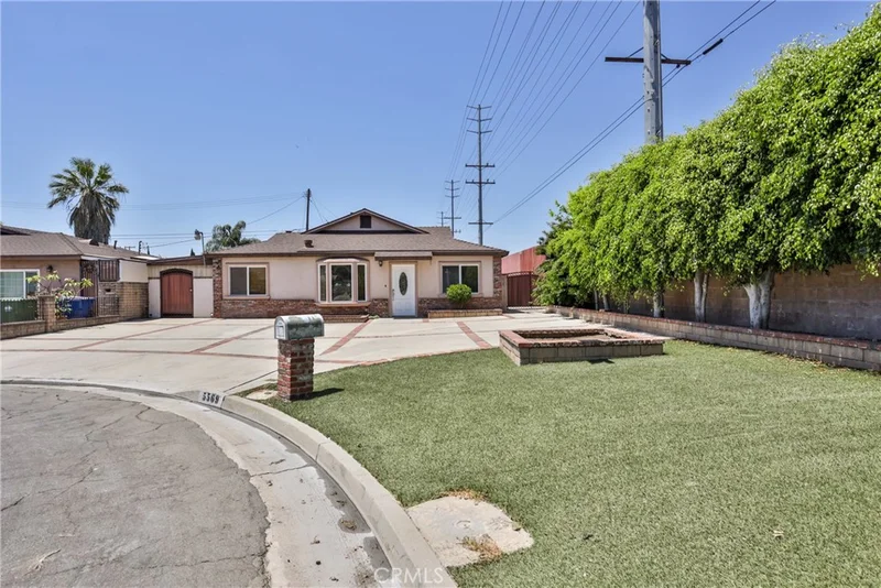 5569 N Fleetwell Avenue, Azusa, CA 91702