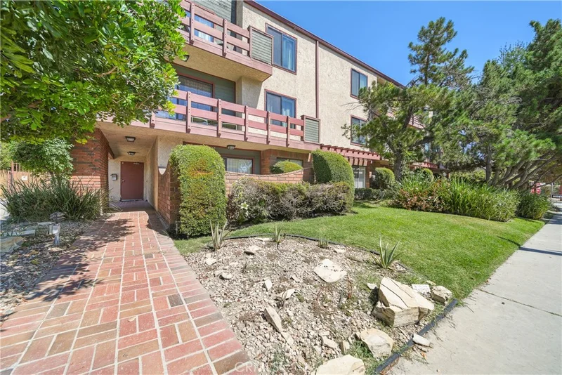 4524 Tujunga Avenue 12, Studio City, CA 91602