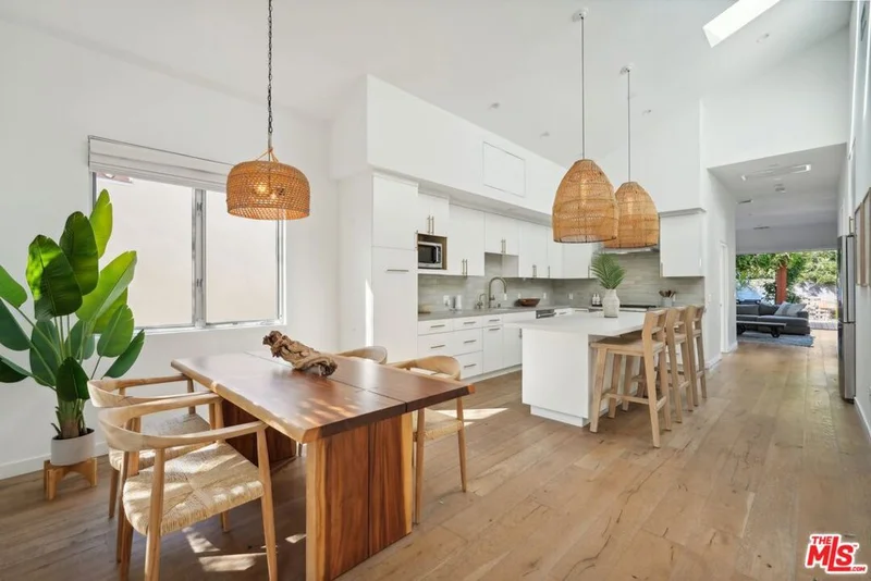 4254 Beethoven Street, Los Angeles, CA 90066