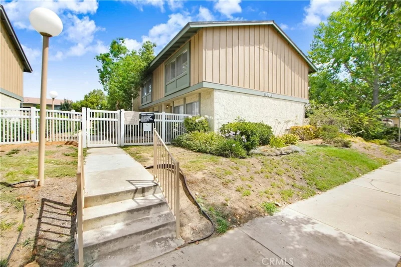 18911 Kittridge Street 62, Reseda, CA 91335