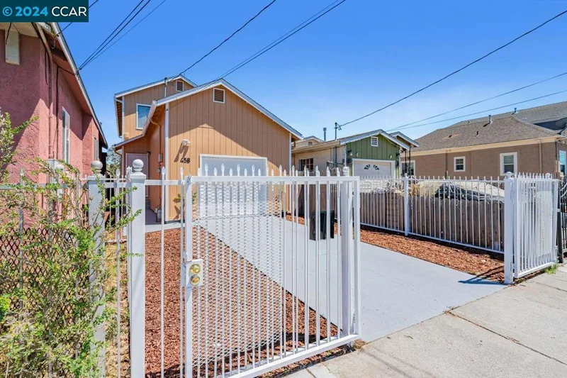 458 5th St, Richmond, CA 94801