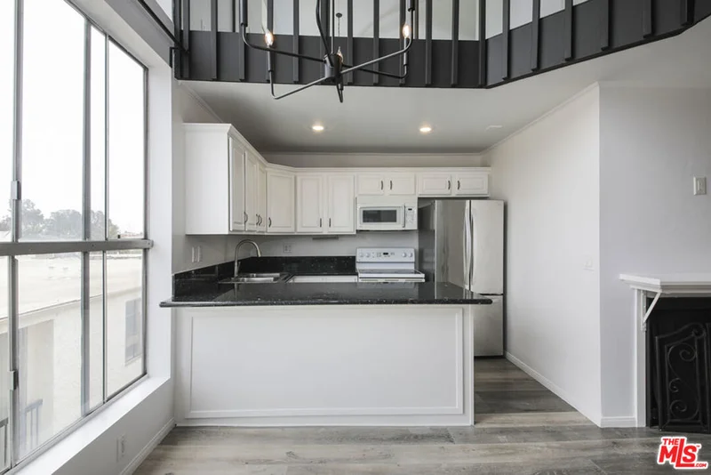 11645 Montana Avenue 310, Los Angeles, CA 90049