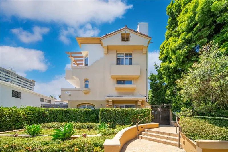 1048 3rd Street 101, Santa Monica, CA 90403