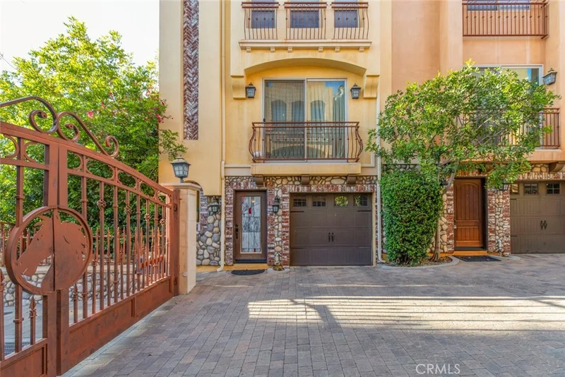 10154 Fernglen Avenue 1, Tujunga, CA 91042