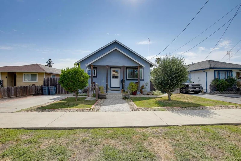 867 Powell Street, Hollister, CA 95023