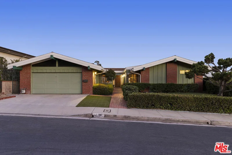 5116 Los Hermosos Way, Los Angeles, CA 90027