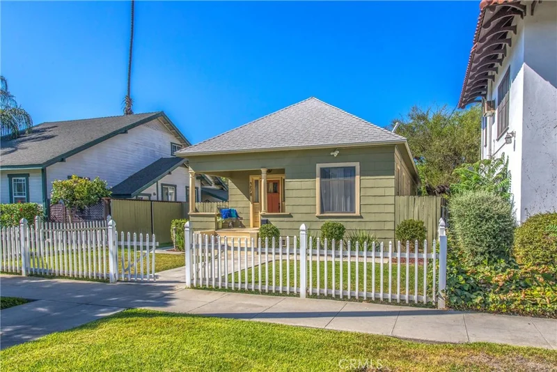 4278 Mission Inn Avenue, Riverside, CA 92501
