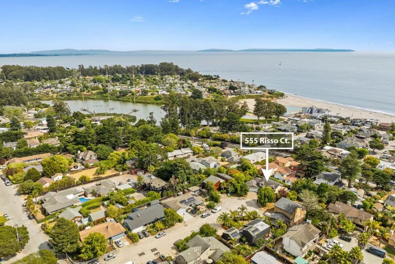 555 Risso Court, Santa Cruz, CA 95062
