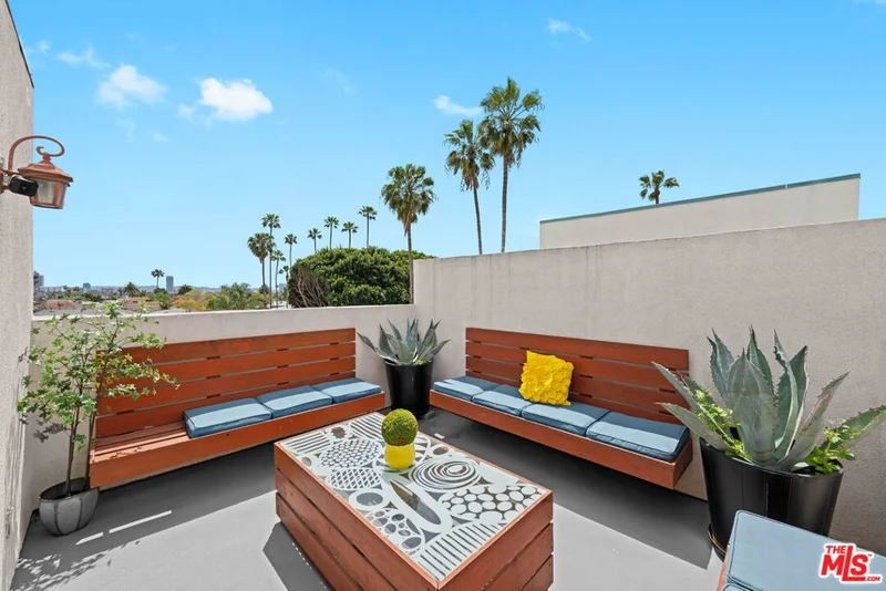 1010 N Curson Avenue 108, West Hollywood, CA 90046