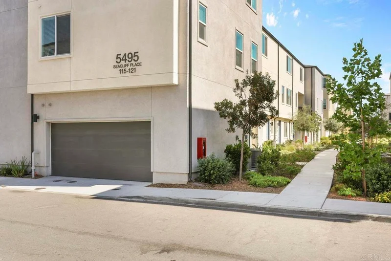 5495 Seacliff Place 118, San Diego, CA 92154