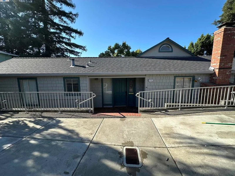 18761 Carlton, Castro Valley, CA 94546-2905