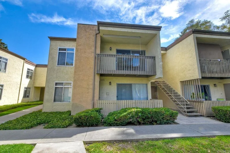 432 Edgehill Lane 140, Oceanside, CA 92054