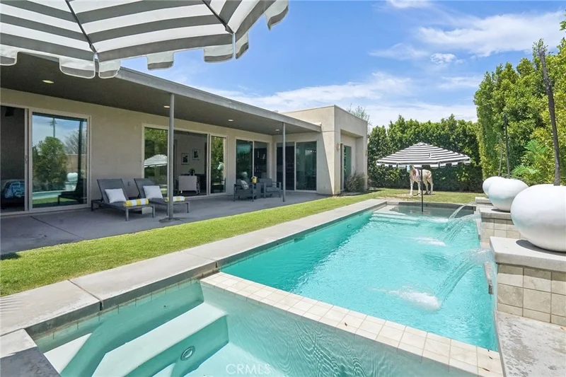 2578 Isabella Way, Palm Springs, CA 92262