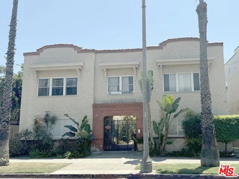 1616 E Ocean Boulevard 6