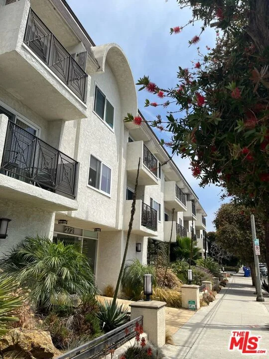2721 2nd Street 206, Santa Monica, CA 90405