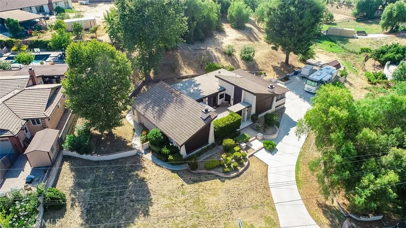 1135 Hacienda Drive, Simi Valley, CA 93065