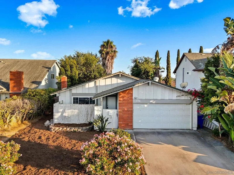 8551 Menkar Rd, San Diego, CA 92126