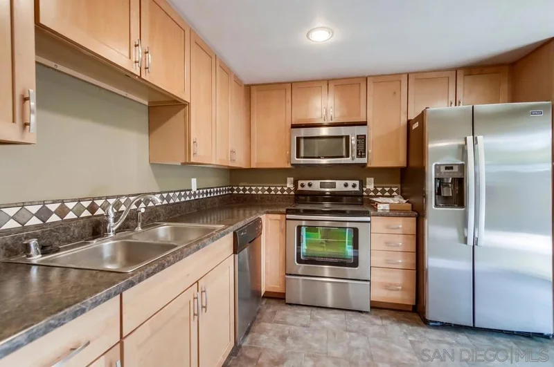 7881 Rancho Fanita Dr. B, Santee, CA 92071