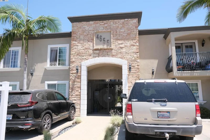 4655 Ohio St 1, San Diego, CA 92116