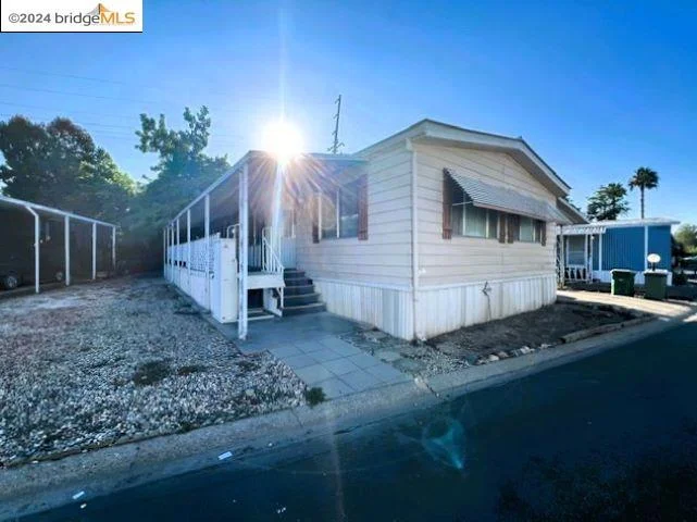 19690 Hwy 99, Acampo, CA 95220