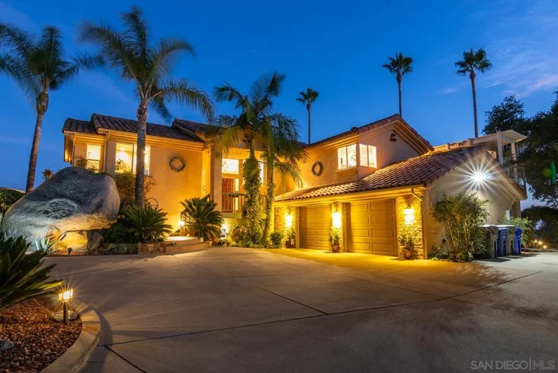10111 Circle P Lane, Escondido, CA 92026